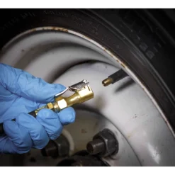 Sealey SA399 Tyre Inflator With Clip-On Connector -Home Tools And Supplies Store sa399 act clip on connector dfc0832871